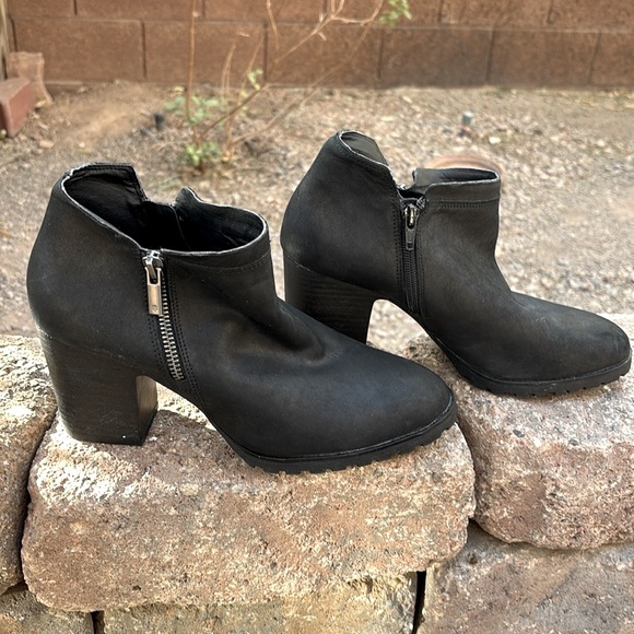 Lucky Brand Leather Ankle Boots Size 9 Black - Picture 1 of 4